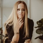 Leanne H - @leannehawkinswrites - Instagram