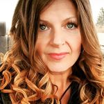 Leanne Hennessy - @live_love_breathe_yoga - Instagram