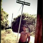 Floatah - @lee_broadway - Instagram