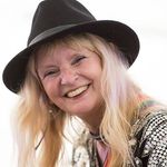 Lee Cave-Berry - @leecaveberry - Instagram