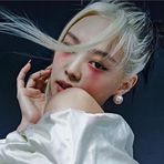Lee Chae - Facebook