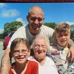 Lee Handy - @lhandy122022 - Instagram