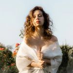 Elizabeth/Єлизавета - @leemoreneed - Instagram