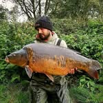 Lee Redman - @misuerniknak - Instagram