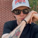 Garrett Lee Schnelle - Facebook