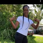 Lele White - @whitelele808 - Instagram
