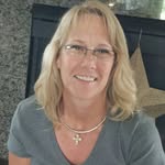 Lena Beeson - @beesbeachmama - Instagram