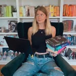 Lena Stanski  I  Romance Suspense Autorin - @literally_lenas_writings - Instagram