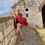 Lenka Robinson - @lenkarobinsonyoga - Instagram