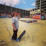 blake.lennox@hotmail.com - @blakevslennox - Instagram