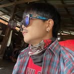 Lee Lee Lee Lee - Facebook