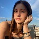 Léonie Rose - @leonierose.dega - Instagram