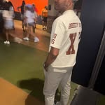 Les Lewis - @les191105 - Instagram