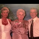Lesa Yates - @lesa.yates.792 - Instagram