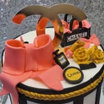 Lesha Johnson - @creativeediblesbybrownies - Instagram