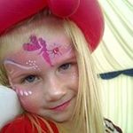 Lesley Moon - @lesley.betts - Instagram