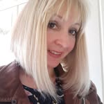 Lesley Dickens - @lesleydickens28 - Instagram