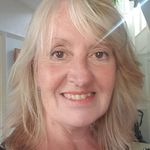 Lesley Holman - @artyandcrafty13 - Instagram
