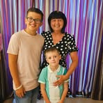 Lesley Holmes - Facebook