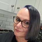 Lesley Holmes - Facebook