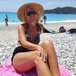 Lesley Holmes - @lesleyholmes78 - Instagram