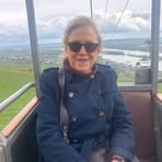 Lesley Holmes - Facebook