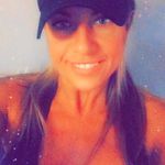 Lesley Kirk - @lesleykirk18 - Instagram