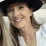 Lesley Walker-Flores - @lesleywalkerflores - Instagram