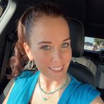 Leslie Bolt - @lesbolt16 - Instagram