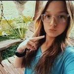 Leslie Hooks - @lesliehooks.23 - Instagram