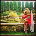 Leslie Mounts - @delorasciarcl - Instagram