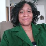 Leslie Ponder - @anadventuroushotmess - Instagram