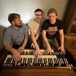 Leslie Starlight - @lesliestarlightband - Instagram