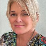 Leslie Wadsworth - @voicebythesea - Instagram