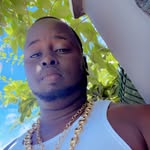@leslycharles97 - Instagram