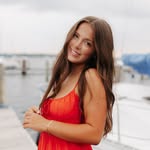 Lexi Bloom - @lex.bloom - Instagram