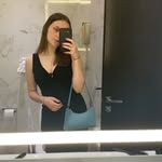 Lili Roberts - @lilirobertsxx - Instagram