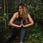 Lilia Rossana - @liliarossanayoga - Instagram