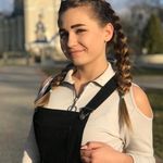 Lillian Dyer - @lilliandyer50 - Instagram