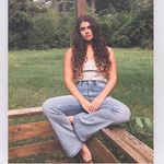 Lillian Rowe - @fieldsoflilys - Instagram