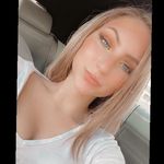Lilly Abbott - @straww__bb - Instagram