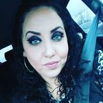 Lilly Giles - @gilesdesk - Instagram