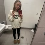 Lilly hammer - @wrld.2lilly - Instagram