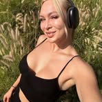 Lily Neumann - Facebook