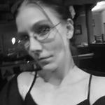 Lilly Powers - @lillypowers83 - Instagram