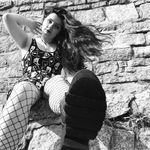 Lily Barth - @lily_bowie.7 - Instagram
