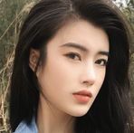 Lily Browning - Facebook