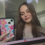 lily - @lilynewcomb.22 - Instagram