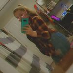 lily - @lilynewcomb0712 - Instagram