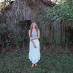 Lily Oneil - Facebook